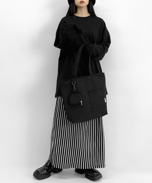 LVEU.(ラブユ.)の「【LVEU.】ミニポーチ付きキャンバストートバッグ / バッグ 鞄 BAG キャンバス トート ポーチ A4 スクエア 肩掛け ブラック(トートバッグ・レディース・ブラック・FREE)」の9枚目の写真