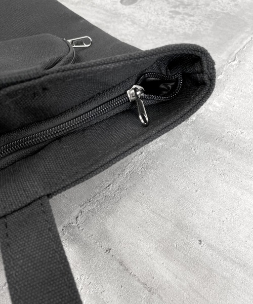 LVEU.(ラブユ.)の「【LVEU.】ミニポーチ付きキャンバストートバッグ / バッグ 鞄 BAG キャンバス トート ポーチ A4 スクエア 肩掛け ブラック(トートバッグ・レディース・ブラック・FREE)」の16枚目の写真