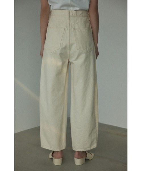 ブラックバイマウジー puna ホワイトデニム 24 BLACK BY MOUSSY（ブラックバイマウジー）の「PUNA white denim