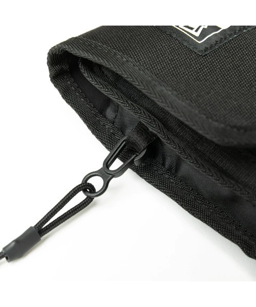 NEW ERA(ニューエラ)の「NEW ERA/ニューエラ ショルダーバック NECK POUCH ネックポーチ 0.3L ボックスロゴ 13552469/14324463(ショルダーバッグ・メンズ・ブラック/カモフラージュ・FREE)」の8枚目の写真