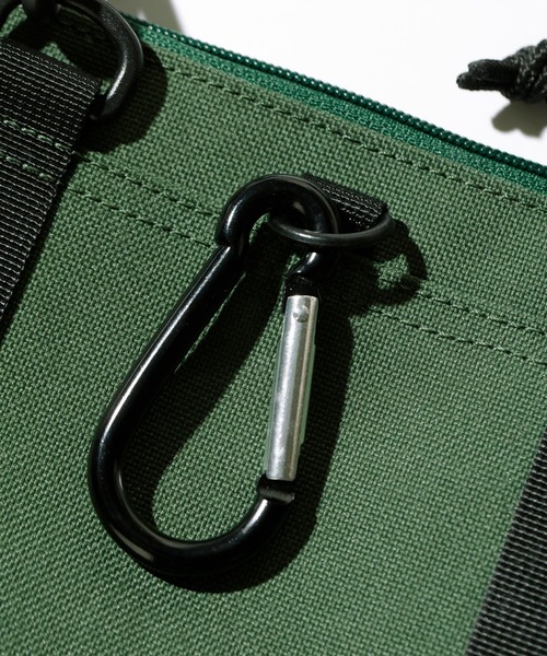 XLARGE(エクストララージ)の「RUBBER PATCHED SHOULDER BAG(ショルダーバッグ・メンズ・ブラック/オリーブ・ONE SIZE)」の7枚目の写真