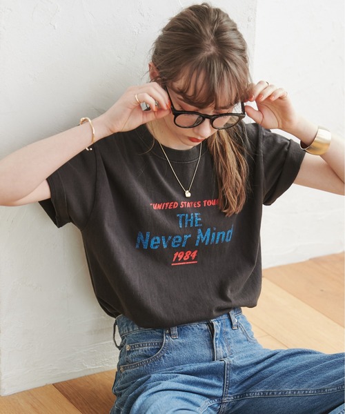 ANGIE(アンジー)の「ツアーロゴTシャツ(半袖)(Tシャツ/カットソー・レディース・ダークグレー/ホワイト/オフホワイト・MEDIUM/LARGE)」の3枚目の写真