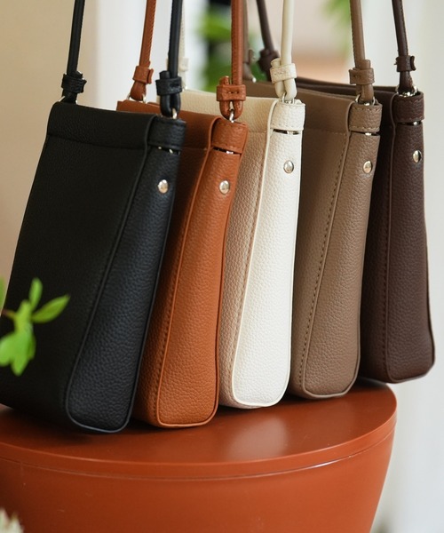 SAISON DE PAPILLON(セゾンドパピヨン)の「【軽量バック】ミニショルダー(ショルダーバッグ・レディース・ブラック/ベージュ/ブラウン/チョコ/アイボリー・フリー)」の10枚目の写真