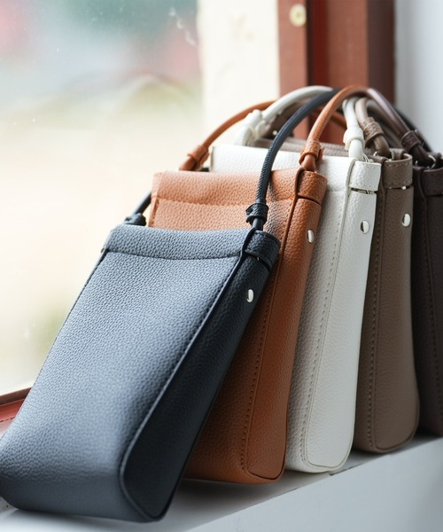 SAISON DE PAPILLON(セゾンドパピヨン)の「【軽量バック】ミニショルダー(ショルダーバッグ・レディース・ブラック/ベージュ/ブラウン/チョコ/アイボリー・フリー)」の12枚目の写真