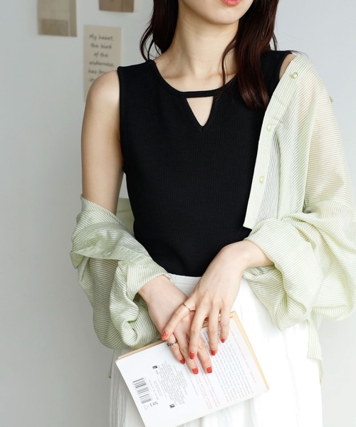 GeeRA（ジーラ）の「前後2wayスリットネックワッフルタンクトップ（タンクトップ・レディース・アイボリー/オレンジ/ブラック/モカ・SMALL/MEDIUM/LARGE）」の4枚目の写真