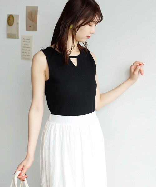 GeeRA（ジーラ）の「前後2wayスリットネックワッフルタンクトップ（タンクトップ・レディース・アイボリー/オレンジ/ブラック/モカ・SMALL/MEDIUM/LARGE）」の6枚目の写真
