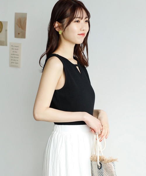 GeeRA（ジーラ）の「前後2wayスリットネックワッフルタンクトップ（タンクトップ・レディース・アイボリー/オレンジ/ブラック/モカ・SMALL/MEDIUM/LARGE）」の7枚目の写真