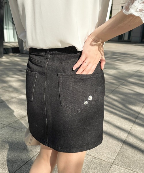 apres jour(アプレジュール)の「花刺繍ミニスカート【ZOZOTOWN限定アイテム】(デニムスカート・レディース・ブラック/ピンク/インディゴブルー・MEDIUM/X-LARGE/SMALL)」の8枚目の写真