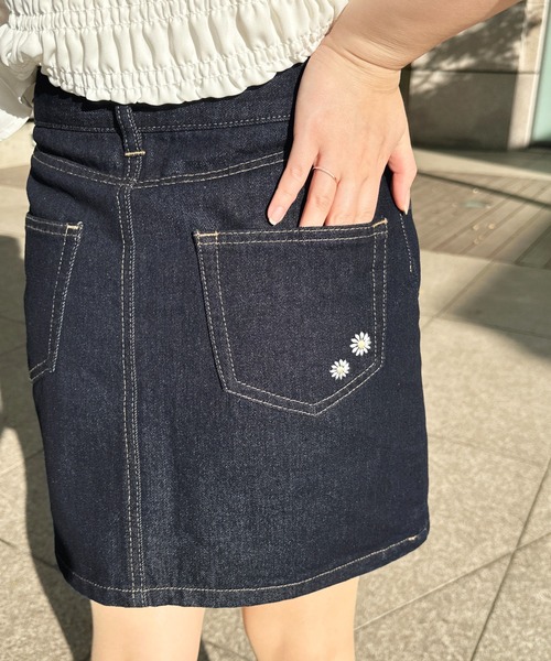 apres jour(アプレジュール)の「花刺繍ミニスカート【ZOZOTOWN限定アイテム】(デニムスカート・レディース・ブラック/ピンク/インディゴブルー・MEDIUM/X-LARGE/SMALL)」の15枚目の写真