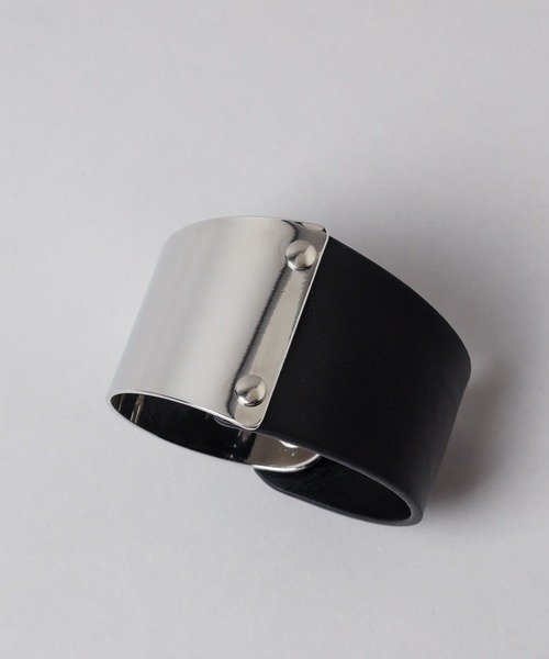 HARE（ハレ）の「メタル＊フェイクレザーバングル(HARE)（バングル/リストバンド・レディース・ブラック×シルバー・FREE）」の11枚目の写真