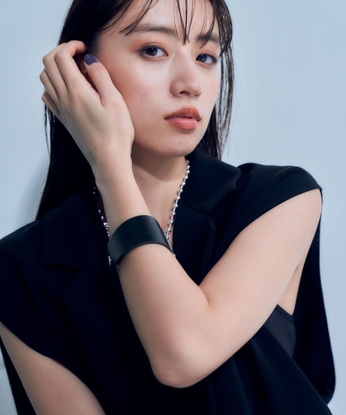 HARE（ハレ）の「メタル＊フェイクレザーバングル(HARE)（バングル/リストバンド・レディース・ブラック×シルバー・FREE）」の15枚目の写真