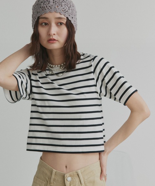 ad thie(アドティエ)の「シンプル無地 ボーダー ショート丈ミニTシャツ(Tシャツ/カットソー・レディース・ブラック/グリーン/セージグリーン/イエロー/ホワイト/ブルー/チェリーレッド/ダークブルー/オフホワイト/オレンジ/レッド/ダークブラウン/ピンク/チャコール/ミント/ブルーグレー/ホワイト系/ピンク系1/ブラック系/ベージュ/ネイビー・FREE)」の4枚目の写真