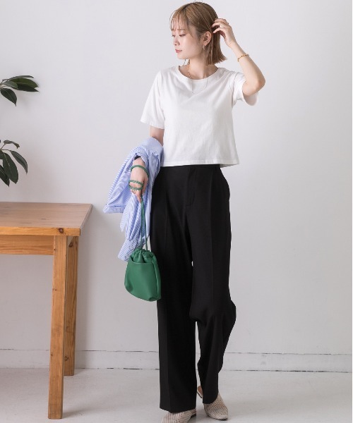 ad thie（アドティエ）の「シンプル無地 ボーダー ショート丈ミニTシャツ（Tシャツ/カットソー・レディース・ブラック/グリーン/セージグリーン/イエロー/ホワイト/ブルー/チェリーレッド/ダークブルー/オフホワイト/オレンジ/レッド/ダークブラウン/ピンク/チャコール/ミント/ブルーグレー・FREE）」の20枚目の写真