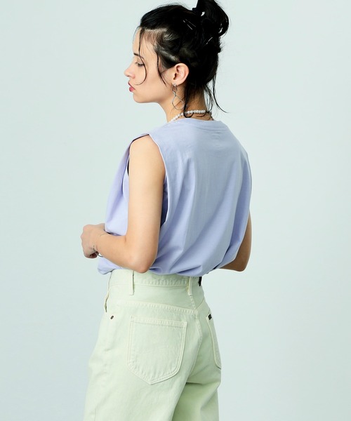 Lee(リー)の「Lee/リー ロゴ刺繍ノースリーブ カットソー(Tシャツ/カットソー・レディース・ホワイト/チャコールグレー/ライトグリーン/パープル/イエロー/ブラック系その他・SMALL/MEDIUM)」の18枚目の写真