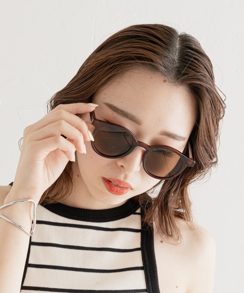 Chico(チコ)の「ボストンフレームサングラス(サングラス・レディース・ブラウン/ベージュ・FREE)」の1枚目の写真