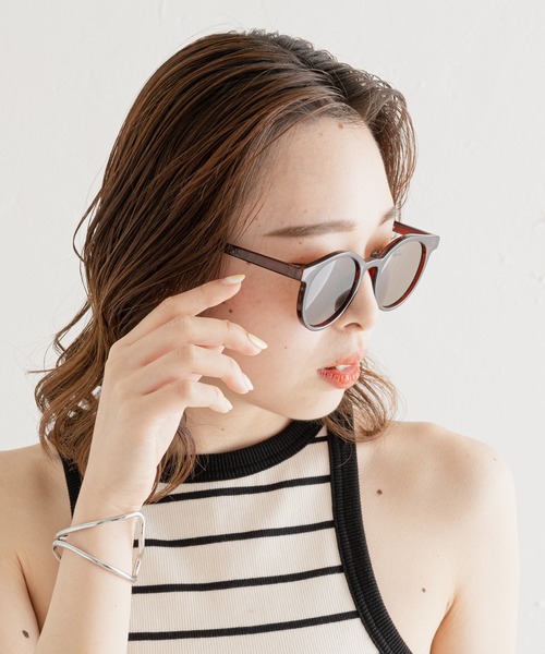 Chico(チコ)の「ボストンフレームサングラス(サングラス・レディース・ブラウン/ベージュ・FREE)」の3枚目の写真