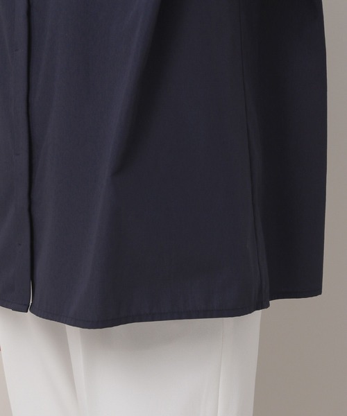 Elura(エルーラ)の「アイロンいらずノースリシャツ(シャツ/ブラウス・レディース・ネイビー/ホワイト/ブルー・MEDIUM/LARGE)」の20枚目の写真
