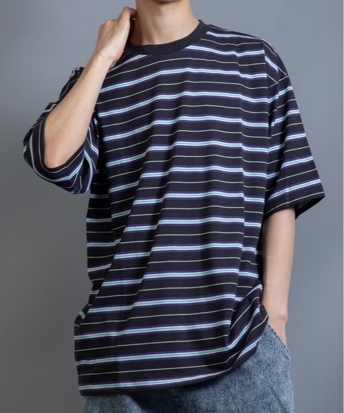 En serio TOKYO(エンソリオトーキョー)の「アソート マルチレトロボーダー ビッグシルエット TEE(Tシャツ/カットソー・メンズ・グレー系/パープル系/グリーン系その他/ブルー系/グリーン系/ホワイト系・M/LL/L)」の2枚目の写真