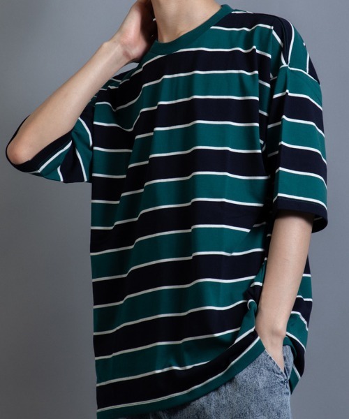 En serio TOKYO(エンソリオトーキョー)の「アソート マルチレトロボーダー ビッグシルエット TEE(Tシャツ/カットソー・メンズ・グレー系/パープル系/グリーン系その他/ブルー系/グリーン系/ホワイト系・M/LL/L)」の4枚目の写真