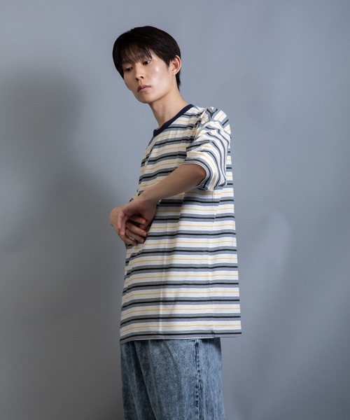 En serio TOKYO(エンソリオトーキョー)の「アソート マルチレトロボーダー ビッグシルエット TEE(Tシャツ/カットソー・メンズ・グレー系/パープル系/グリーン系その他/ブルー系/グリーン系/ホワイト系・M/LL/L)」の9枚目の写真