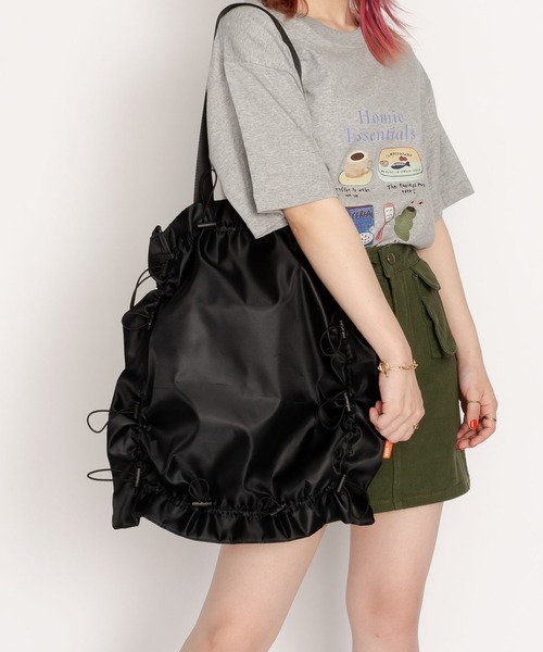 SVEC（シュベック）の「ドローコード ギャザー トートバッグ（トートバッグ・レディース・オレンジ/ブラック/ホワイト・FREE）」の2枚目の写真