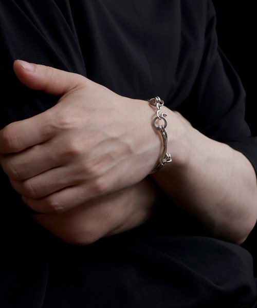 YArKA（ヤーカ）の「【YArKA/ヤーカ】assembly parts double line bangle [tojir un]/多パーツダブルラインバングル（バングル/リストバンド・メンズ・シルバー・M/L）」の15枚目の写真