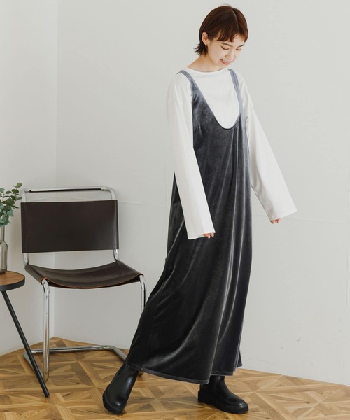 URBAN RESEARCH（アーバンリサーチ）の「ショート丈ロングTシャツ（Tシャツ/カットソー・レディース・ブラック/オフホワイト/ブラック系その他・FREE）」の5枚目の写真