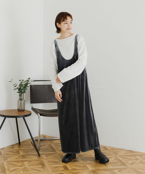 URBAN RESEARCH（アーバンリサーチ）の「ショート丈ロングTシャツ（Tシャツ/カットソー・レディース・ブラック/オフホワイト/ブラック系その他・FREE）」の6枚目の写真