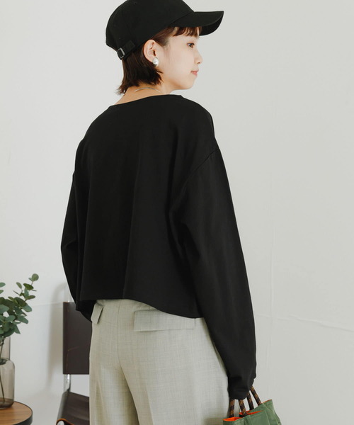 URBAN RESEARCH（アーバンリサーチ）の「ショート丈ロングTシャツ（Tシャツ/カットソー・レディース・ブラック/オフホワイト/ブラック系その他・FREE）」の13枚目の写真