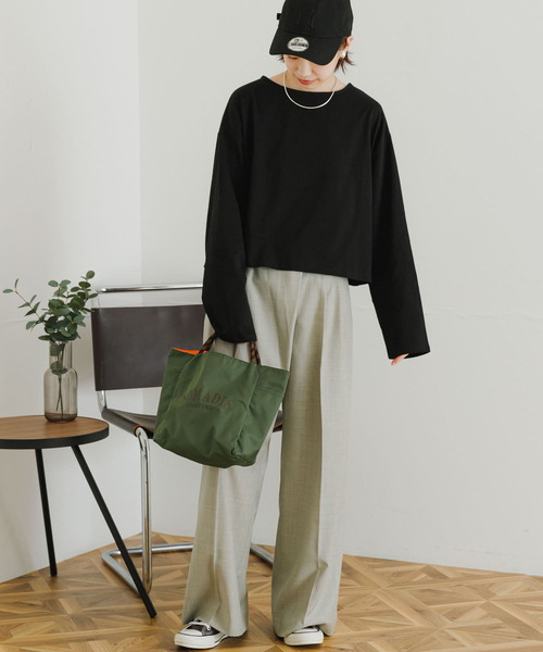 URBAN RESEARCH（アーバンリサーチ）の「ショート丈ロングTシャツ（Tシャツ/カットソー・レディース・ブラック/オフホワイト/ブラック系その他・FREE）」の14枚目の写真