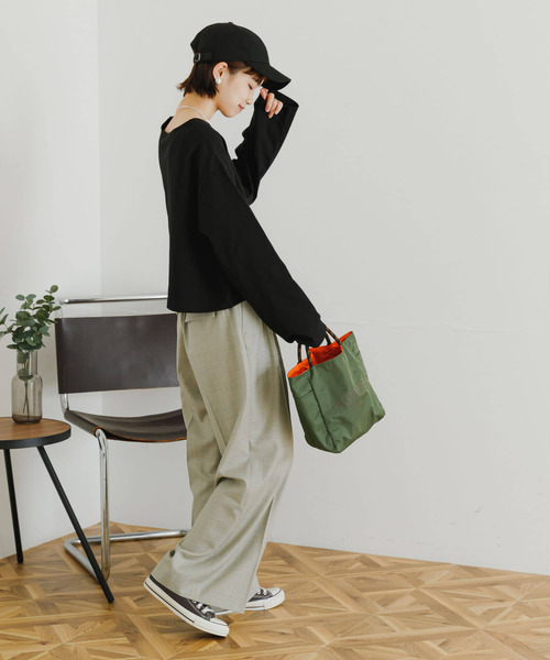 URBAN RESEARCH（アーバンリサーチ）の「ショート丈ロングTシャツ（Tシャツ/カットソー・レディース・ブラック/オフホワイト/ブラック系その他・FREE）」の15枚目の写真