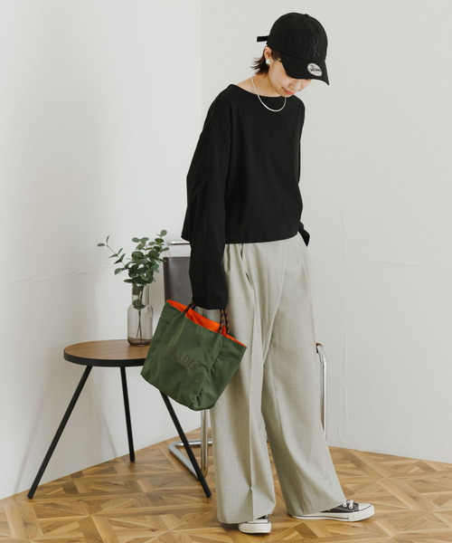URBAN RESEARCH（アーバンリサーチ）の「ショート丈ロングTシャツ（Tシャツ/カットソー・レディース・ブラック/オフホワイト/ブラック系その他・FREE）」の16枚目の写真