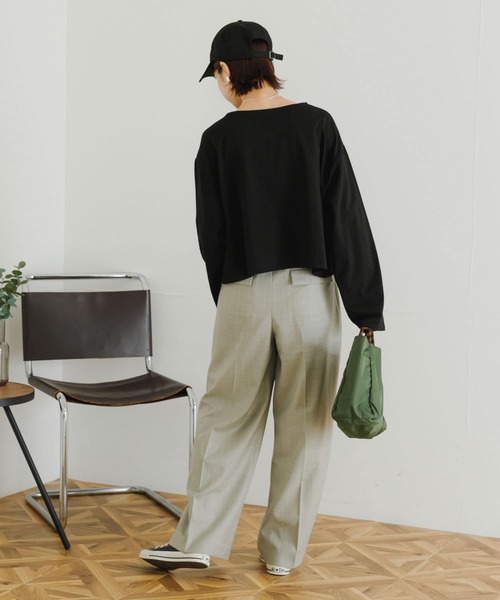 URBAN RESEARCH（アーバンリサーチ）の「ショート丈ロングTシャツ（Tシャツ/カットソー・レディース・ブラック/オフホワイト/ブラック系その他・FREE）」の17枚目の写真