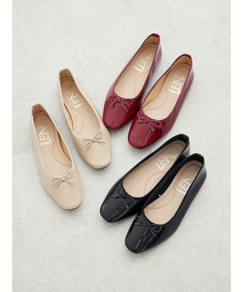 Green　Parks（グリーンパークス）の「・LENA　エナメルバレエシューズ（パンプス・レディース・ブラック/レッド/ベージュ・M/L/S/LL）」の20枚目の写真