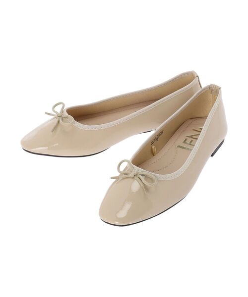 Green　Parks（グリーンパークス）の「・LENA　エナメルバレエシューズ（パンプス・レディース・ブラック/レッド/ベージュ・M/L/S/LL）」の5枚目の写真