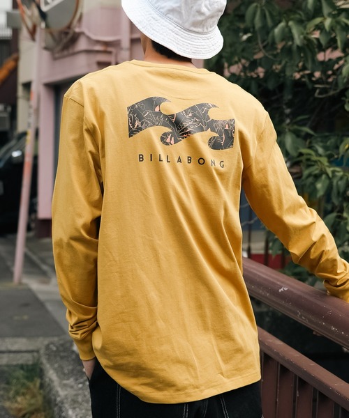BILLABONG（ビラボン）の「【直営店限定】BILLABONG メンズ BACK WAVE ロンＴ 【2023年秋冬モデル】/ビラボンウェーブブランドロゴバックプリントロングスリーブTシャツ（Tシャツ/カットソー・メンズ・ゴールド/ブルー/ブラック/ホワイト・LARGE/X-LARGE/MEDIUM）」の4枚目の写真