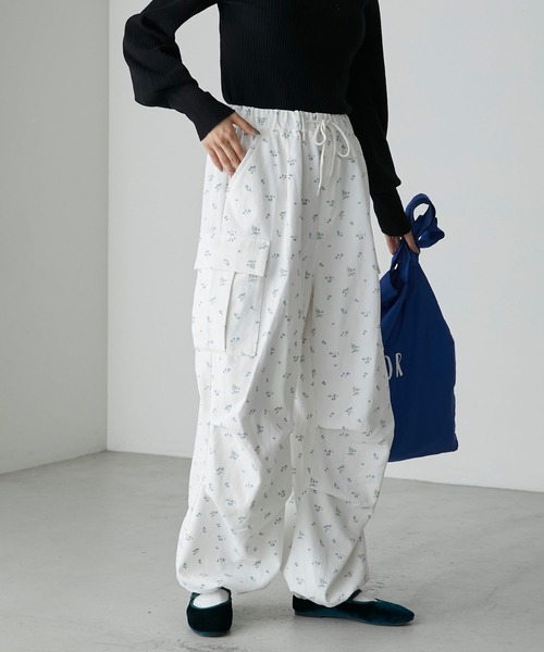 forksy.(フォルクシー)の「【forksy.】小花柄ルーズカーゴパンツ(カーゴパンツ・レディース・ブルー系/ピンク系・L/M)」の22枚目の写真