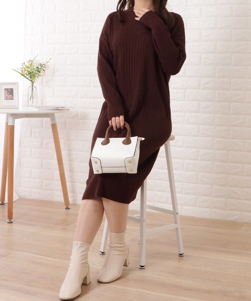 Lace Ladies(レースレディース)の「Vネックリブニットミディワンピース(ワンピース・レディース・アイボリー/ブラウン・FREE)」の7枚目の写真