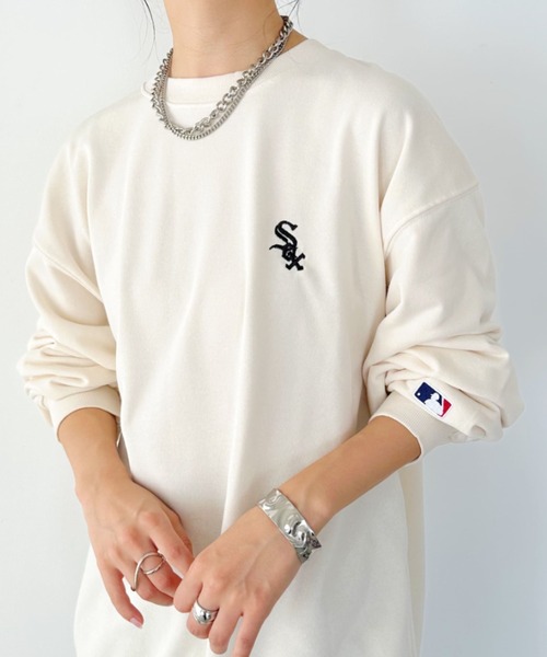MLB（メジャーリーグベースボール）の「【WEB限定/別注】MLB(エムエルビー)/メジャーリーグ ワンポイントロゴ刺繍 ビッグシルエット スウェット クルーネックプルオーバー（スウェット・レディース・その他2/ブラック/ネイビー/グレー系その他/グレー/その他1・L/M）」の11枚目の写真