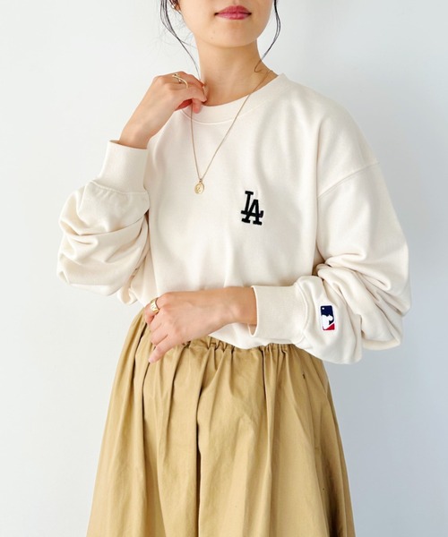 MLB（メジャーリーグベースボール）の「【WEB限定/別注】MLB(エムエルビー)/メジャーリーグ ワンポイントロゴ刺繍 ビッグシルエット スウェット クルーネックプルオーバー（スウェット・レディース・その他2/ブラック/ネイビー/グレー系その他/グレー/その他1・L/M）」の21枚目の写真