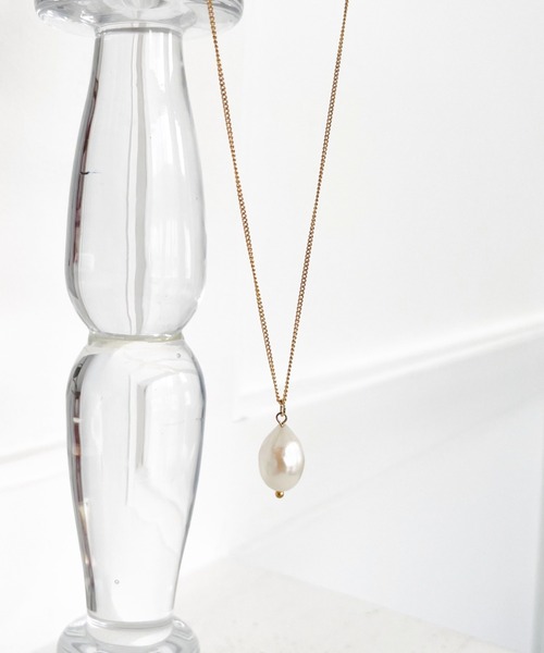HALUHIROINE（ハルヒロイン）の「淡水パールワンポイントネックレス（ネックレス・レディース・ゴールド・FREE）」の2枚目の写真
