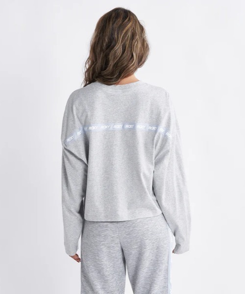 ROXY(ロキシー)の「ITS TIME LS/ロキシーフロントブランドロゴUVカット付きフィットネスロングカットソー(Tシャツ/カットソー・レディース・ホワイト/グレー/ブラック・LARGE/MEDIUM/SMALL)」の8枚目の写真