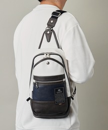 MADDEN EQUIPMENT（メデン イクイップメント）の「【公式】高級感 がある デザイン で キレイな 服装 にも 使える! お出かけに 必要な荷物が収納可能な ボディバッグ（ボディバッグ/ウエストポーチ）」