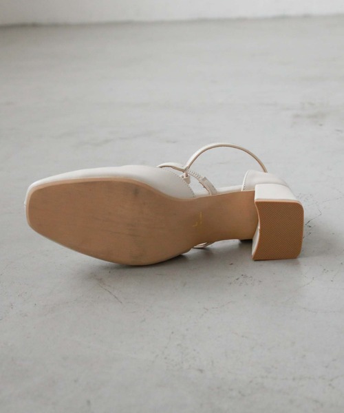 archives(アルシーヴ)の「Tストラップセパレートパンプス(パンプス・レディース・アイボリー/ブラック・LARGE/MEDIUM)」の6枚目の写真