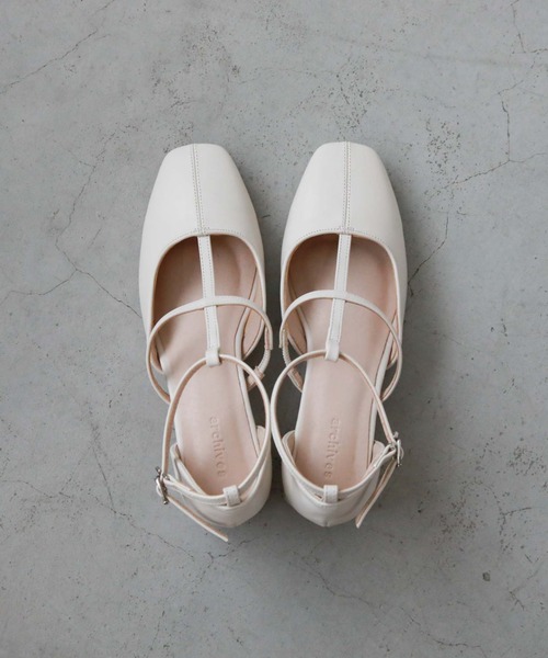 archives(アルシーヴ)の「Tストラップセパレートパンプス(パンプス・レディース・アイボリー/ブラック・LARGE/MEDIUM)」の7枚目の写真