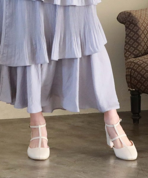 archives(アルシーヴ)の「Tストラップセパレートパンプス(パンプス・レディース・アイボリー/ブラック・LARGE/MEDIUM)」の19枚目の写真