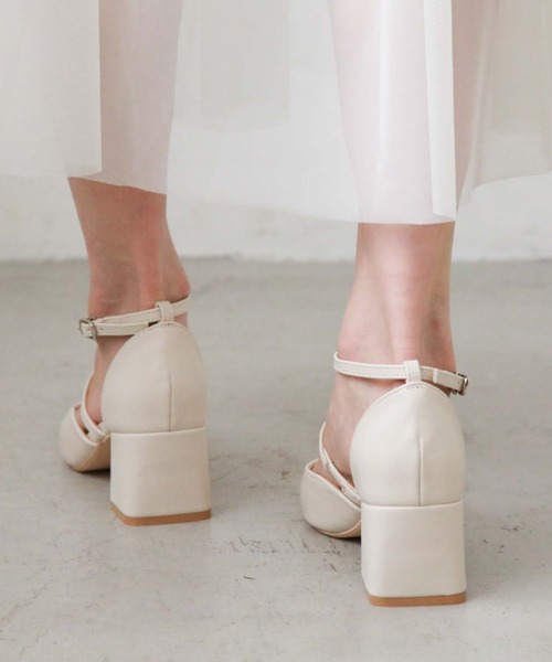 archives(アルシーヴ)の「Tストラップセパレートパンプス(パンプス・レディース・アイボリー/ブラック・LARGE/MEDIUM)」の10枚目の写真
