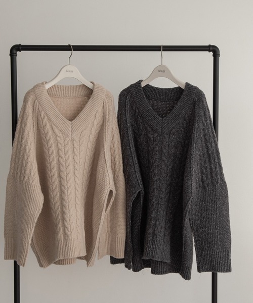 lawgy（ラウジー）の「v neck cable loose knit / vネックケーブルルースニット（ニット/セーター・レディース・ライトベージュ/チャコールグレー・FREE）」の12枚目の写真