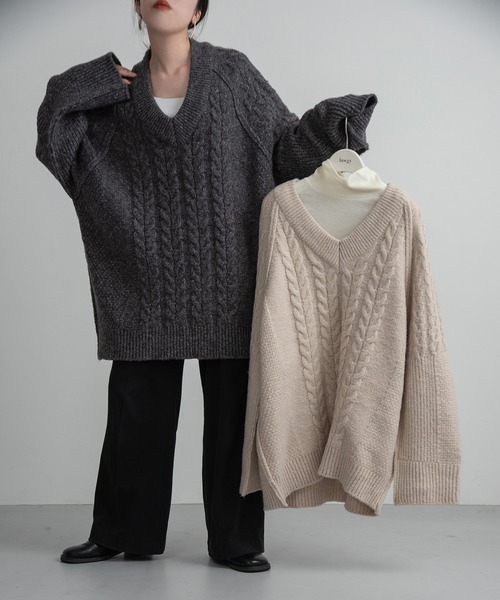 lawgy（ラウジー）の「v neck cable loose knit / vネックケーブルルースニット（ニット/セーター・レディース・ライトベージュ/チャコールグレー・FREE）」の15枚目の写真