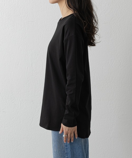 COLONY 2139（コロニートゥーワンスリーナイン）の「スマート裾ラウンド長袖Tシャツ（Tシャツ/カットソー・レディース・オフホワイト/ブラック・FREE）」の13枚目の写真